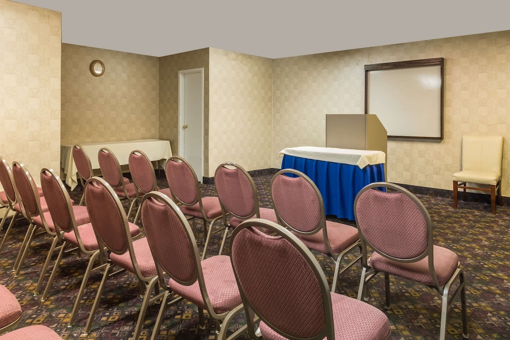 Days Inn by Wyndham Baltimore Northwest 35/51