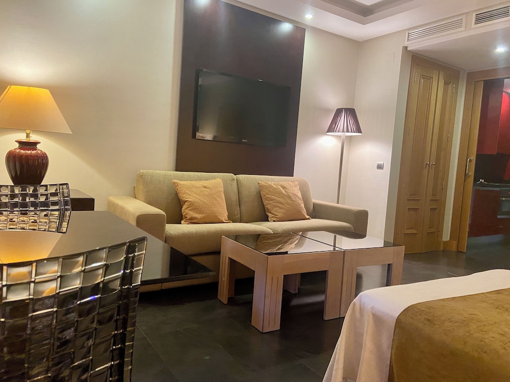 ArtPlatinum Suites and Apartments 15/33
