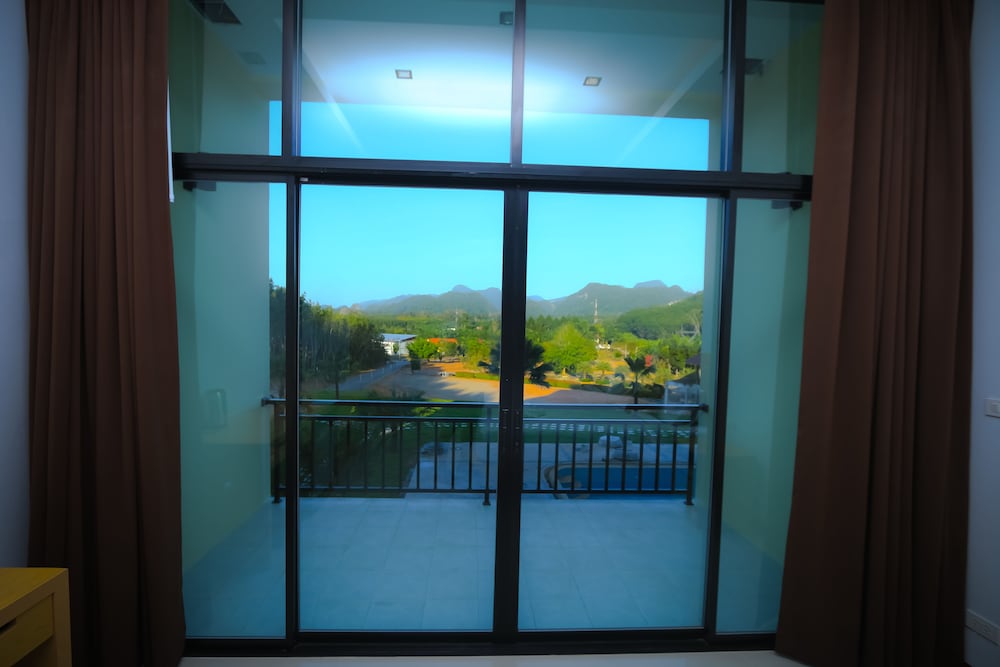 Takhun Mountain View Hotel 37/66