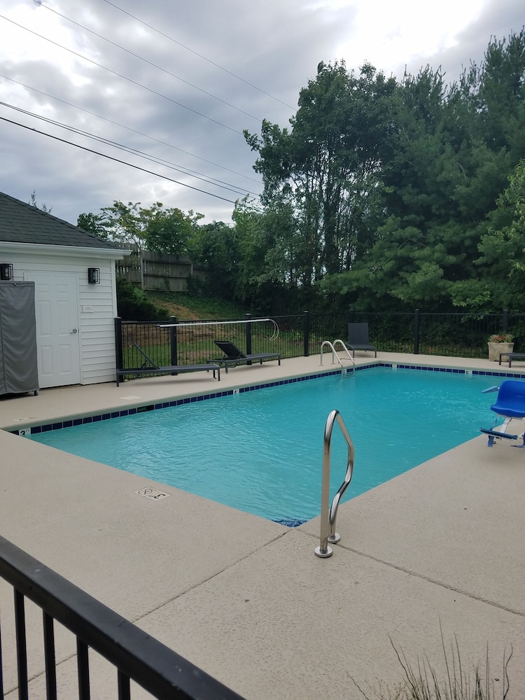 Quality Inn Harrisonburg I-81 19/38