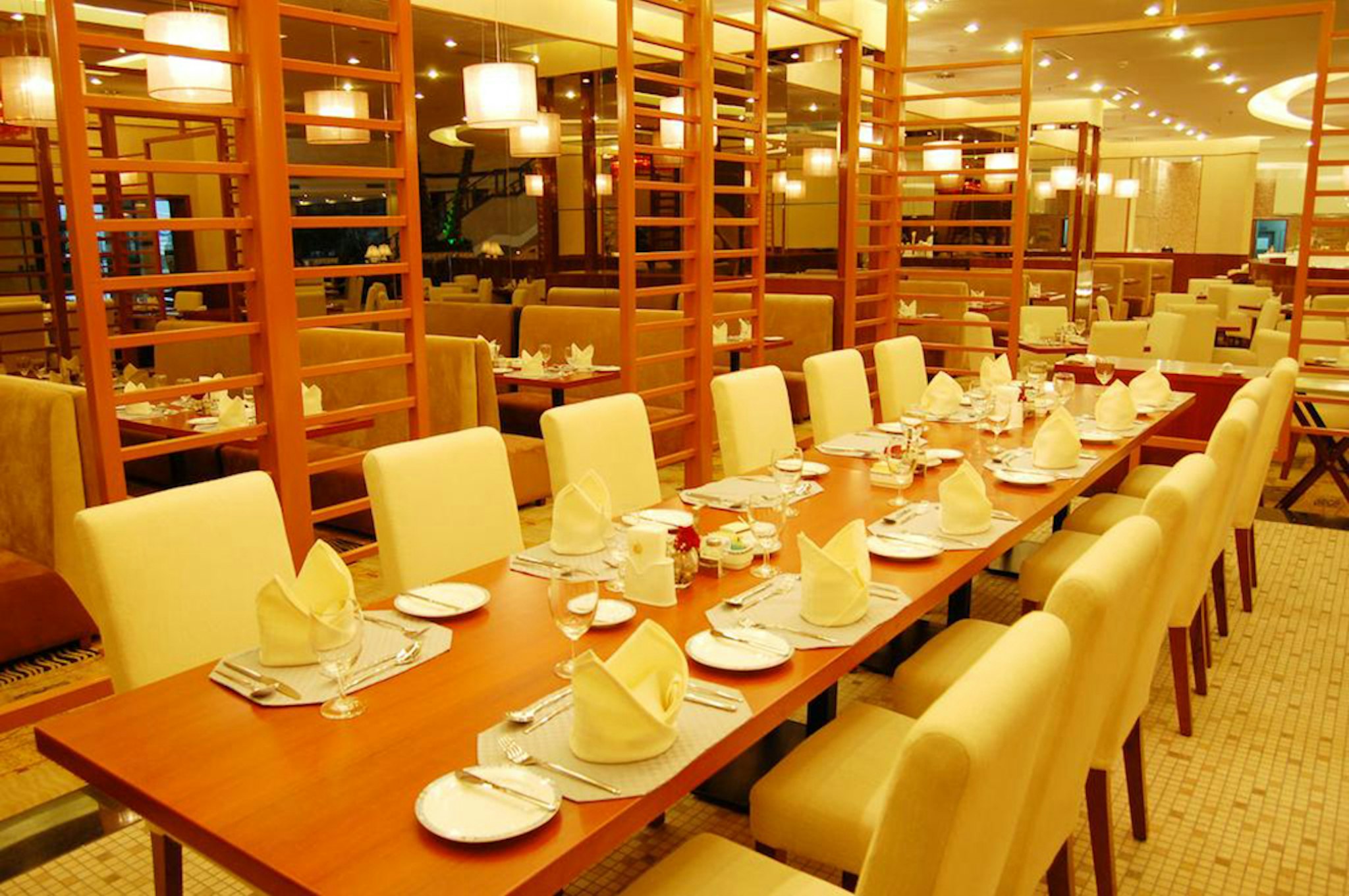 NEW CENTURY HOTEL NINGHAI 17/19