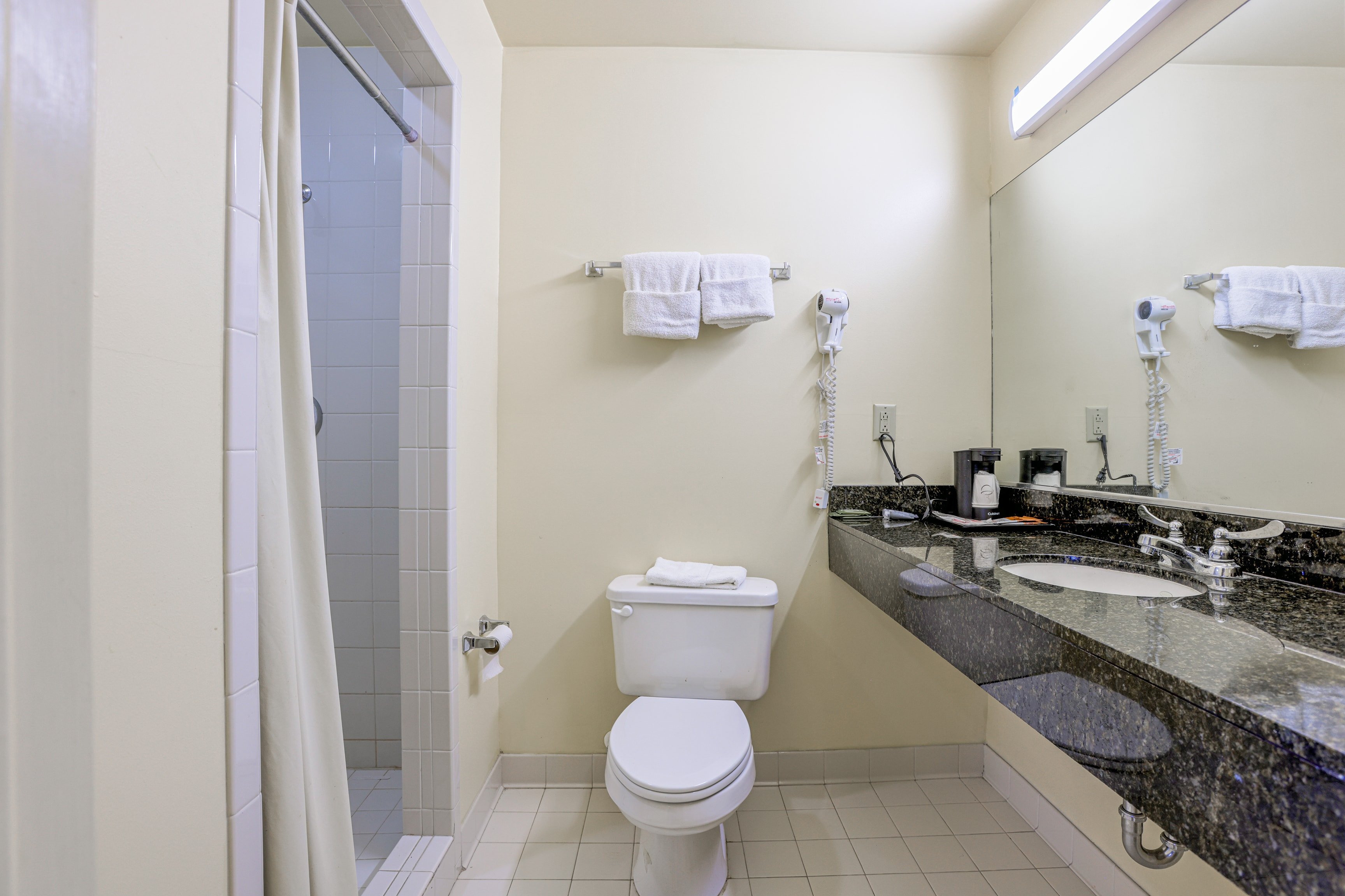 Whispering Pines by Hotel O Whitestone VA 44/50