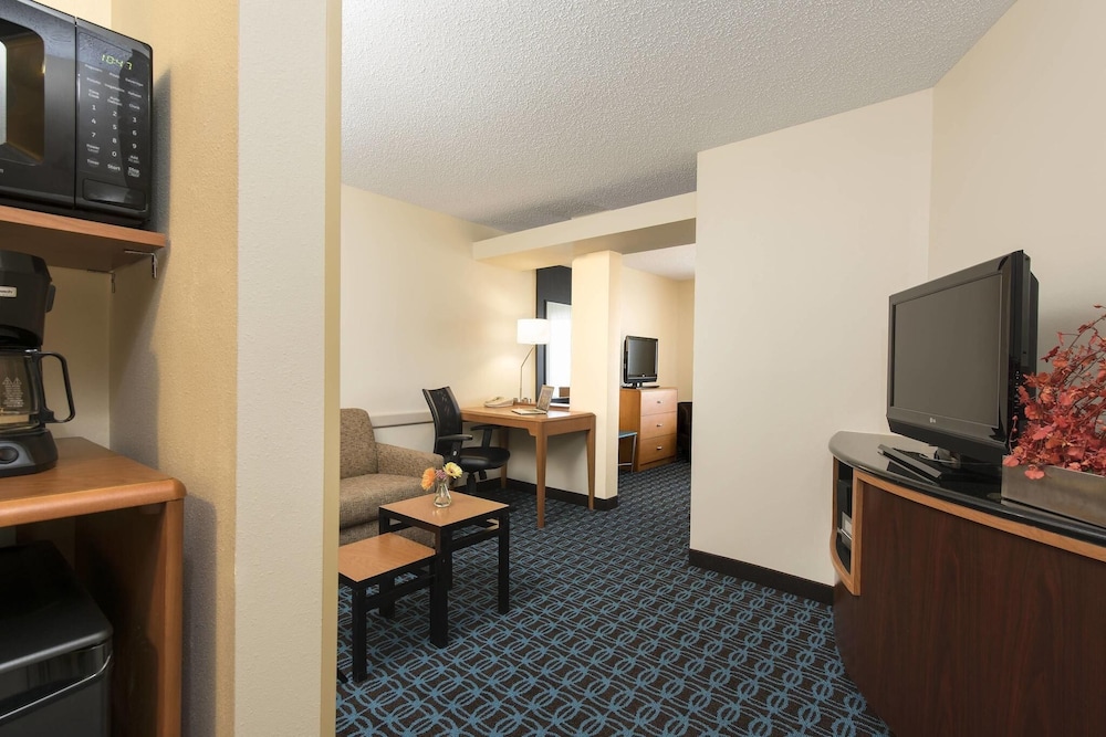 Spark by Hilton Bloomington 36/43