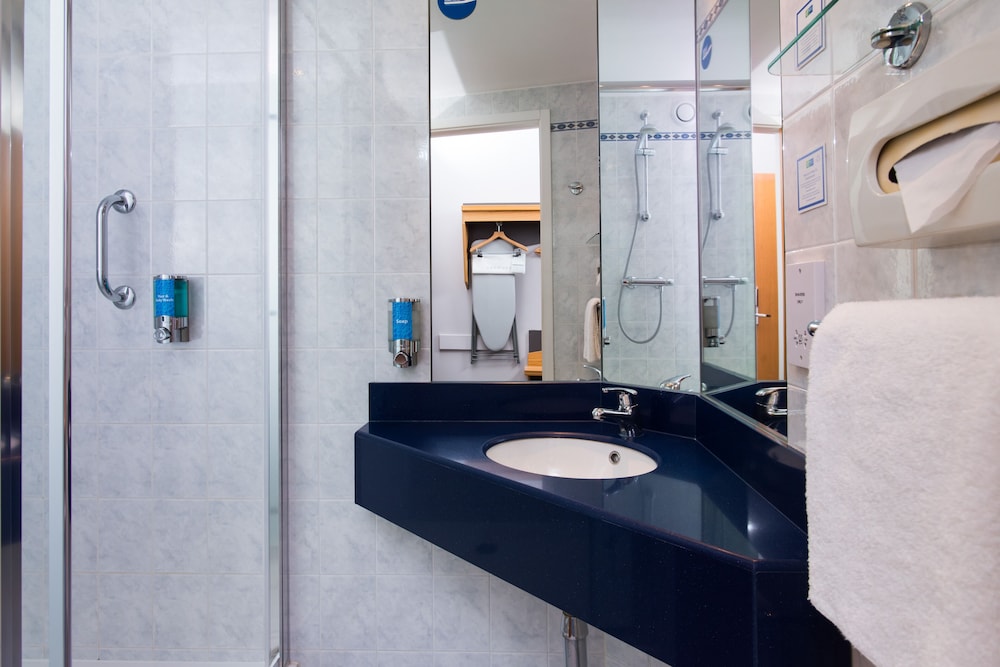 Holiday Inn Express Northampton - South, an IHG Hotel 9/64