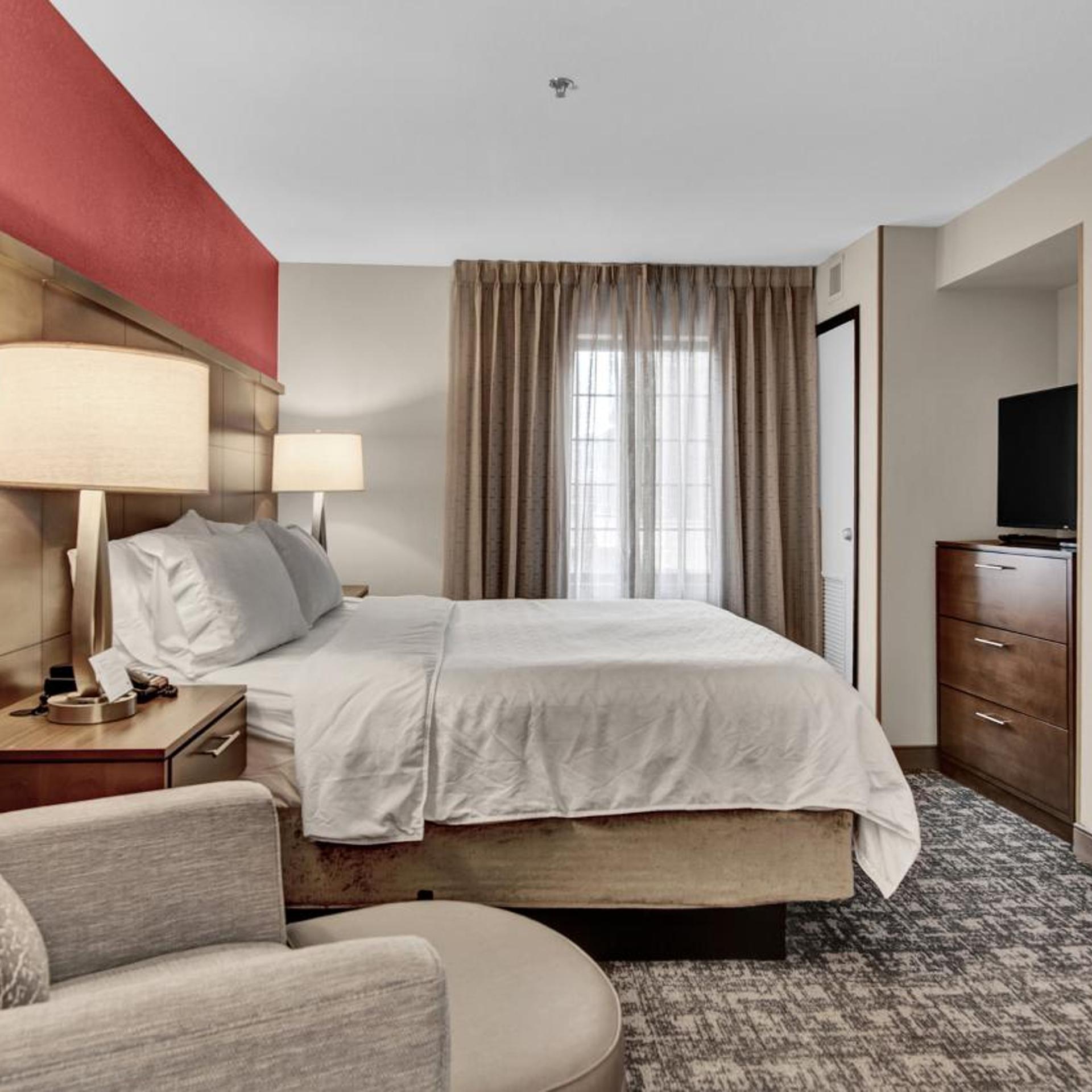 جناح بسرير كينج بغرفتي نوم لذوي الإعاقة، Staybridge Suites Salt Lake-West Valley City 10/10