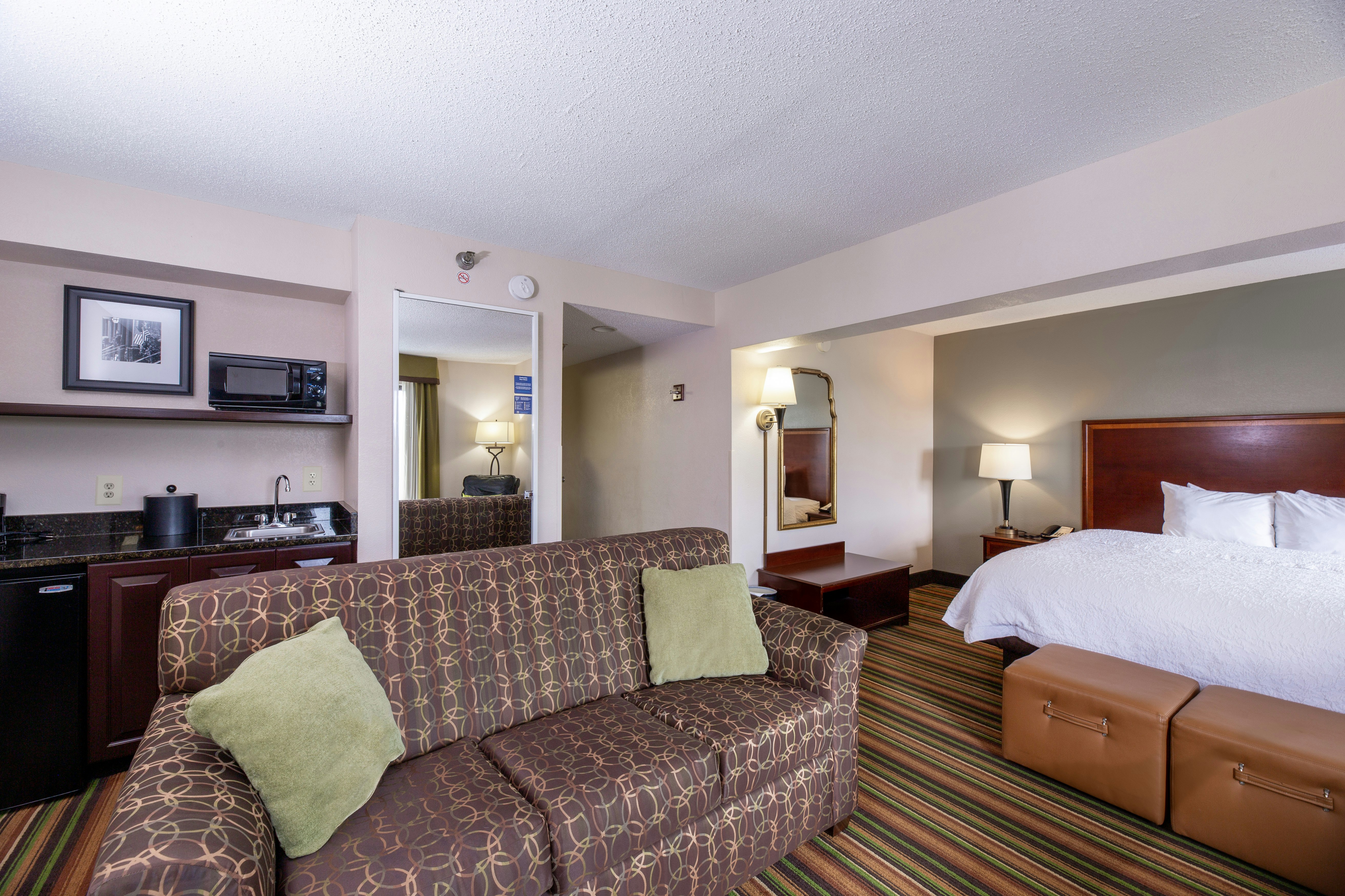 Suite, King Bed, Sofa