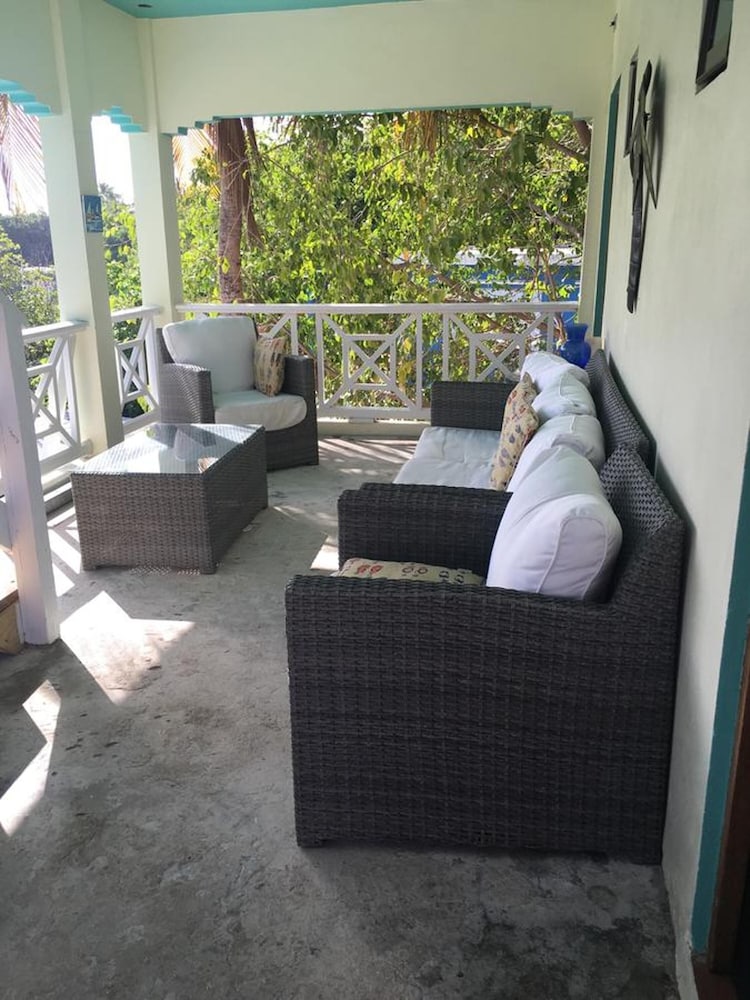 Mamacita's Guest House 14/26