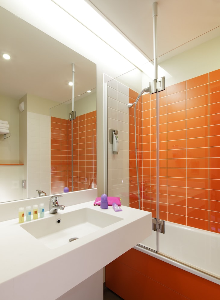 Ibis Styles Tours Centre 14/74