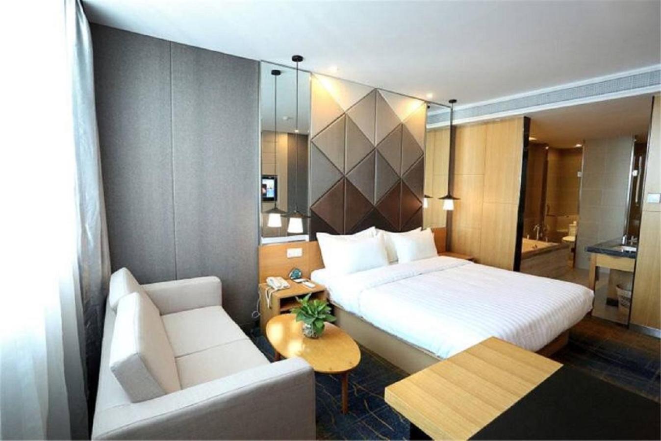 GreenTree Inn Taizhou Golden Eagle Shopping Center Dongfeng Road Express Hotel 19/39