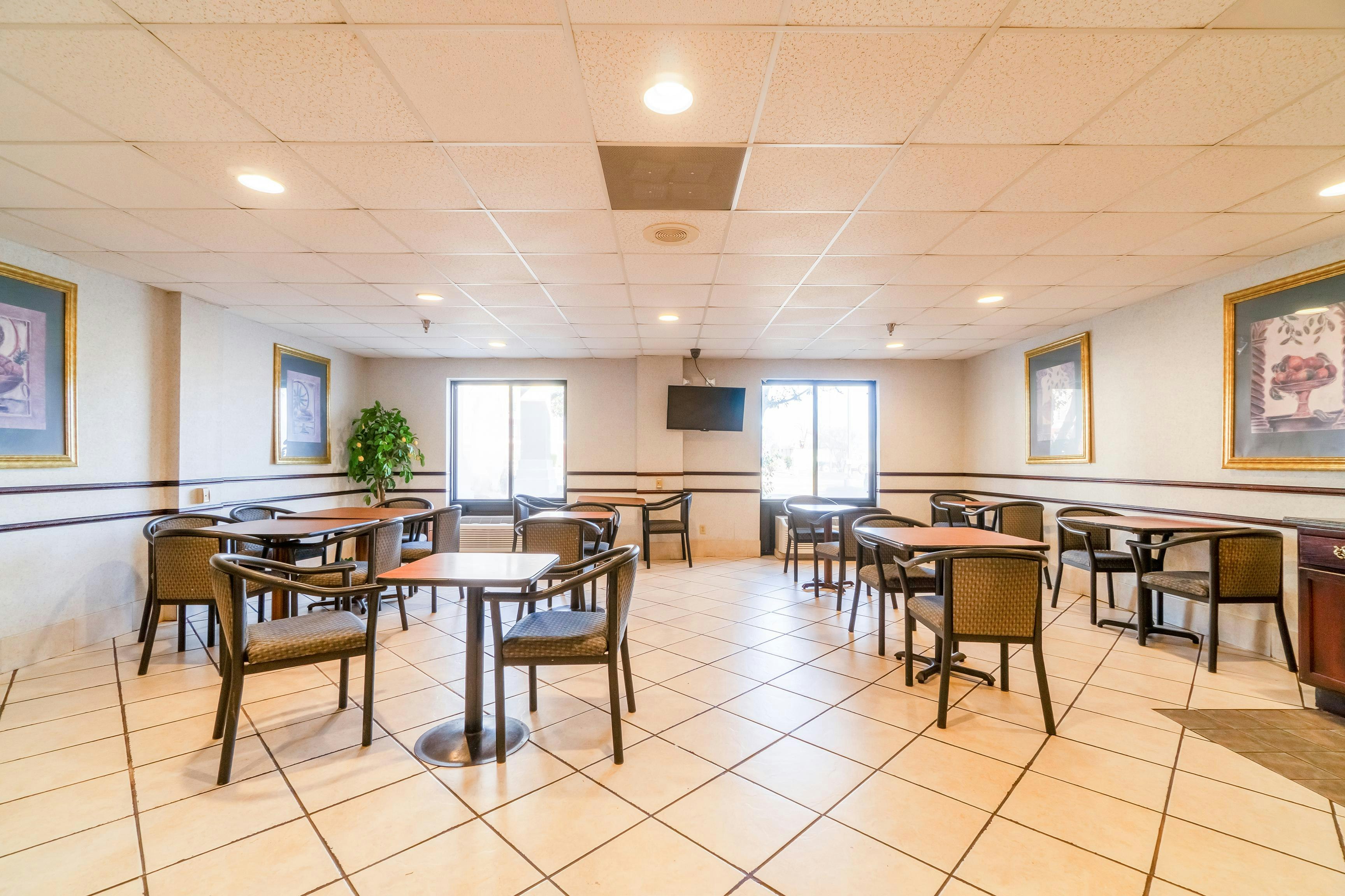 Ark Suites By OYO Jonesboro I-555 35/59
