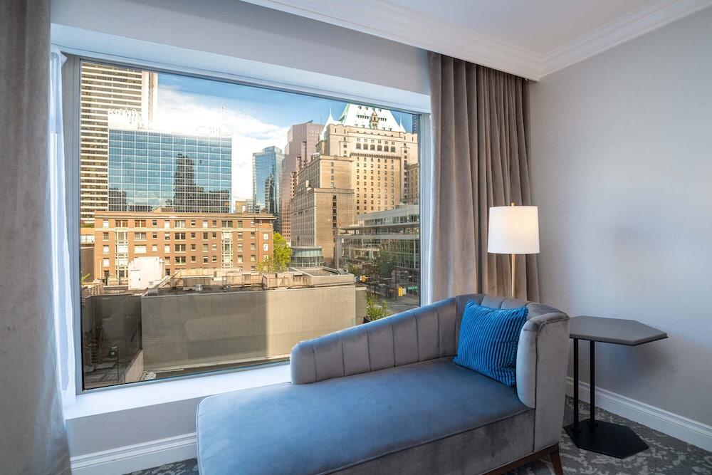 Sutton Place Hotel 41/55