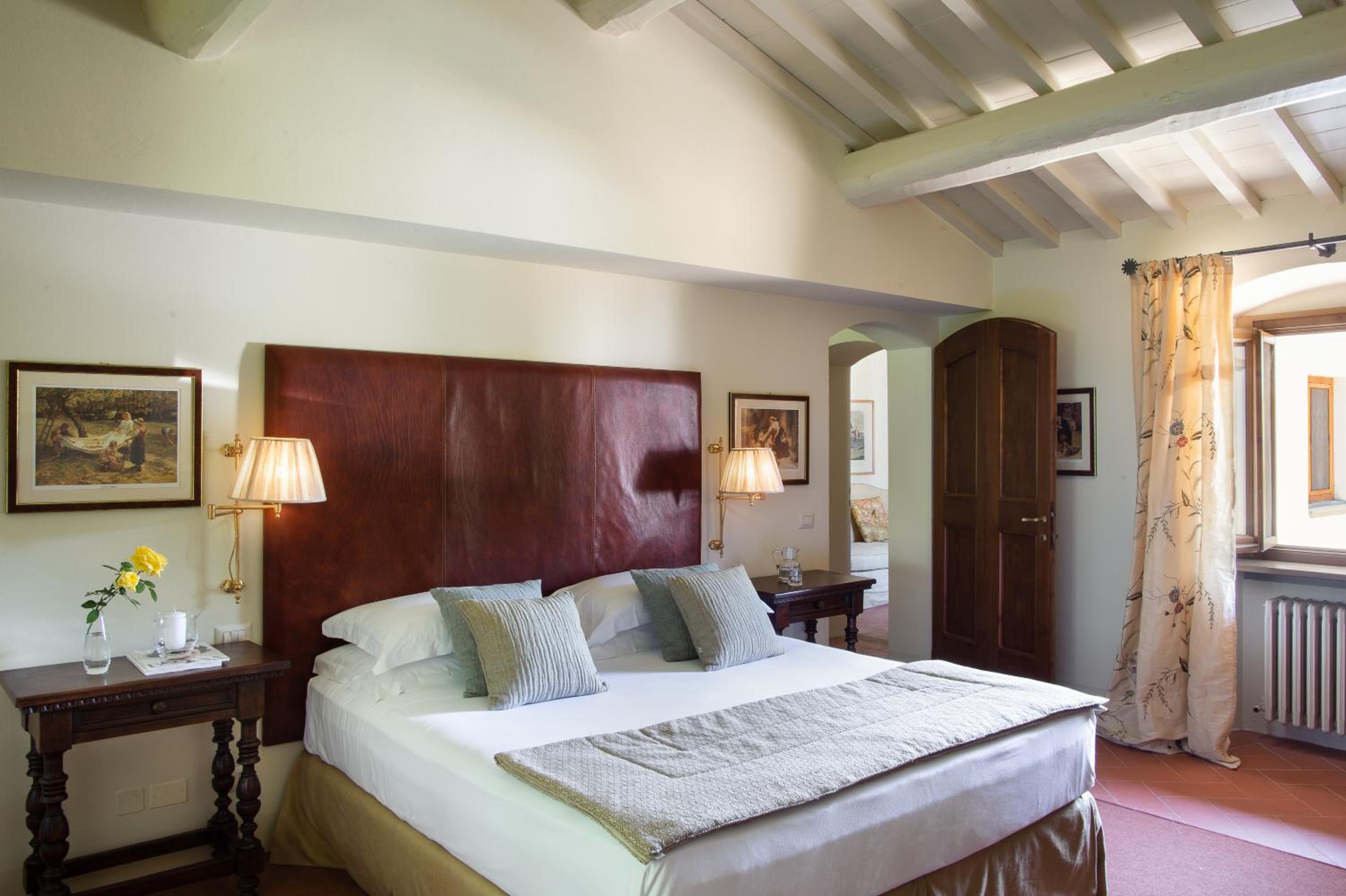 3 BEDROOMS, VILLA