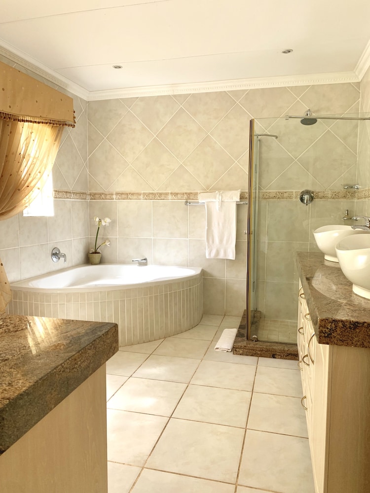 La Barune Guest House 36/45