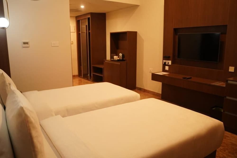 Room at Accord Chrome Airport Hotel, CHENNAI (MADRAS)