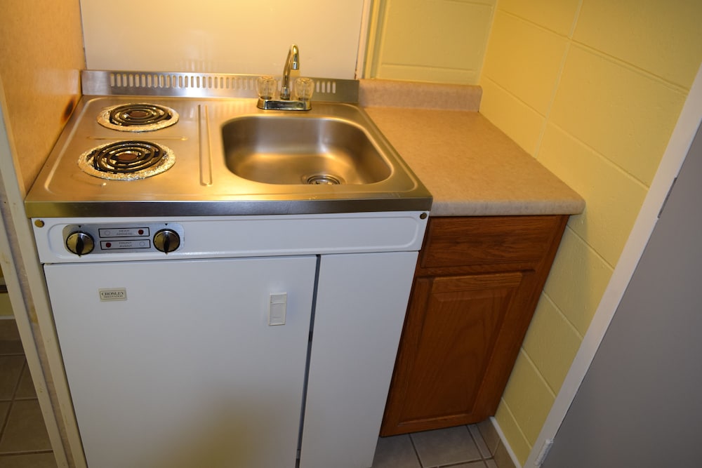 White Oaks Motel Pennsville Carneys Point 16/41