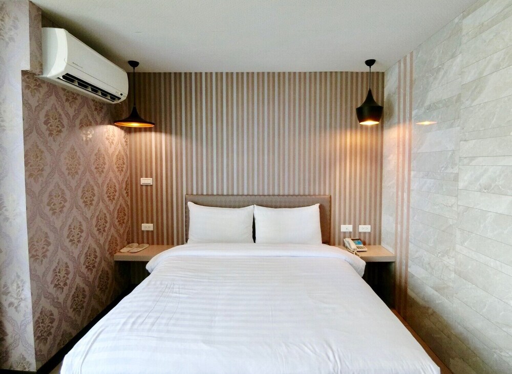 S&amp;E Hotel 22/61