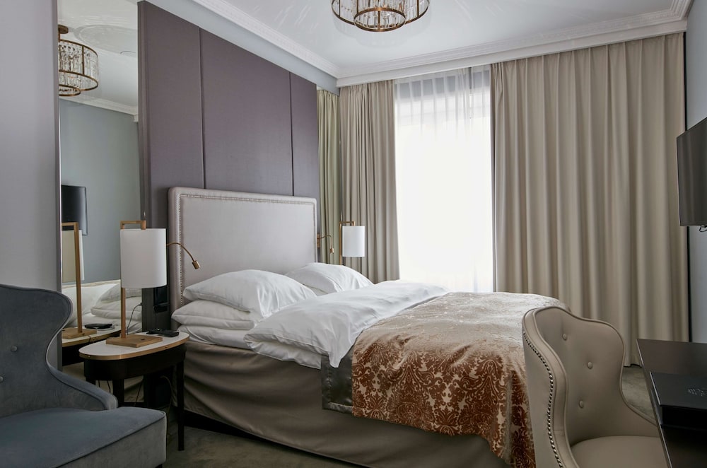 Grand Hotel Oslo by Scandic 12/83