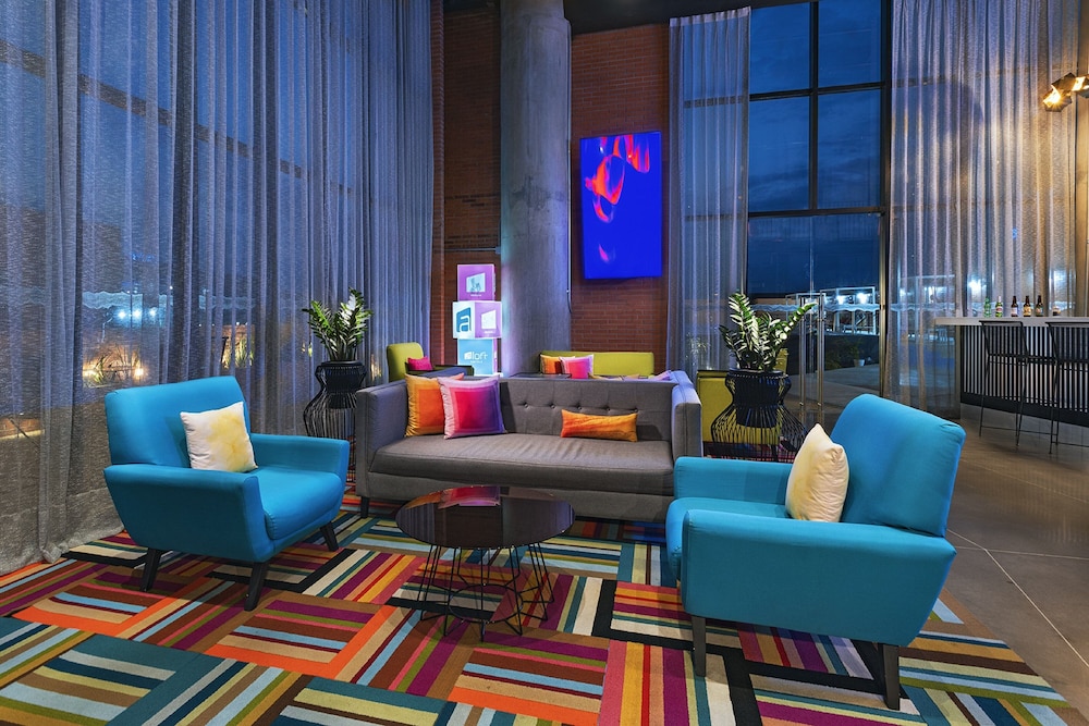 Aloft Guadalajara Sur 33/50