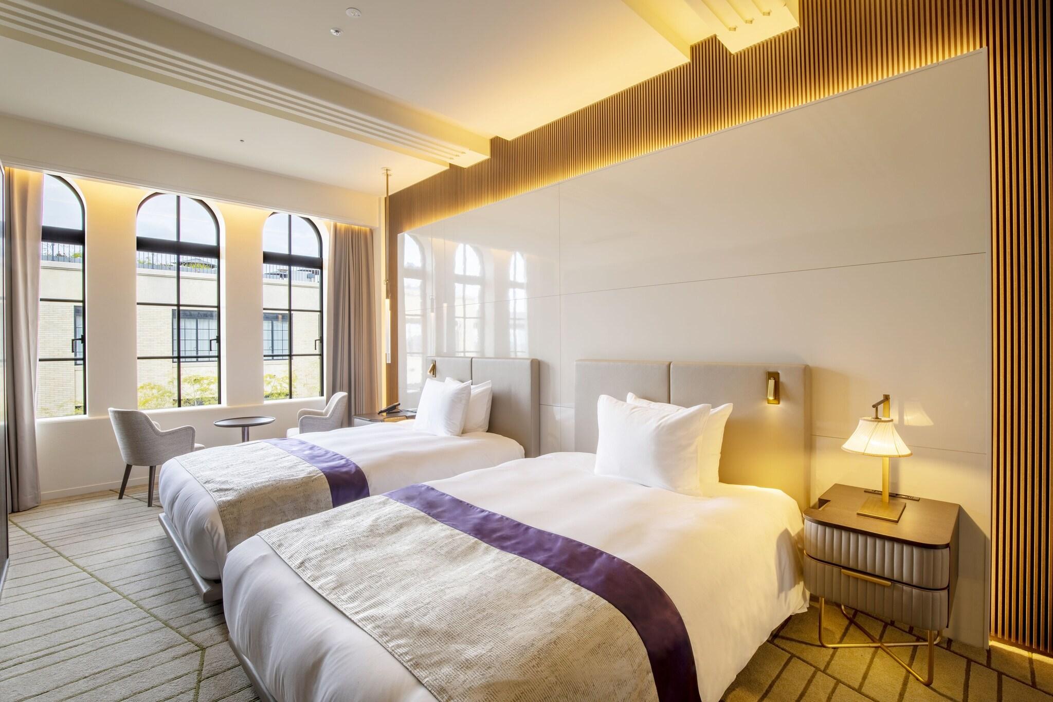 Deluxe, Twin Beds, with View