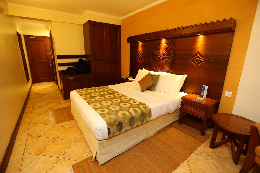 The Heron By Sarovar Portico India, Nairobi 14/77