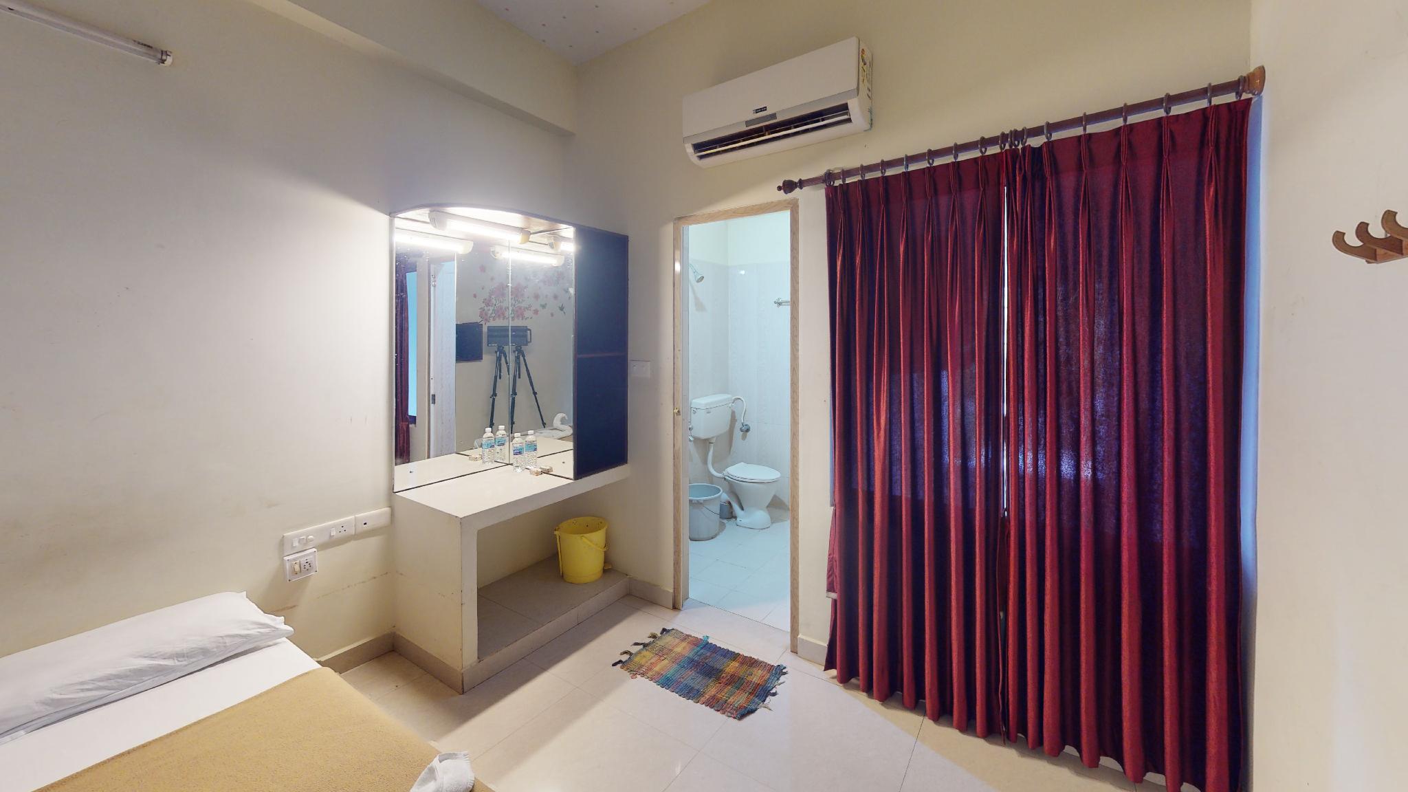 Cathay Hotel 50/50