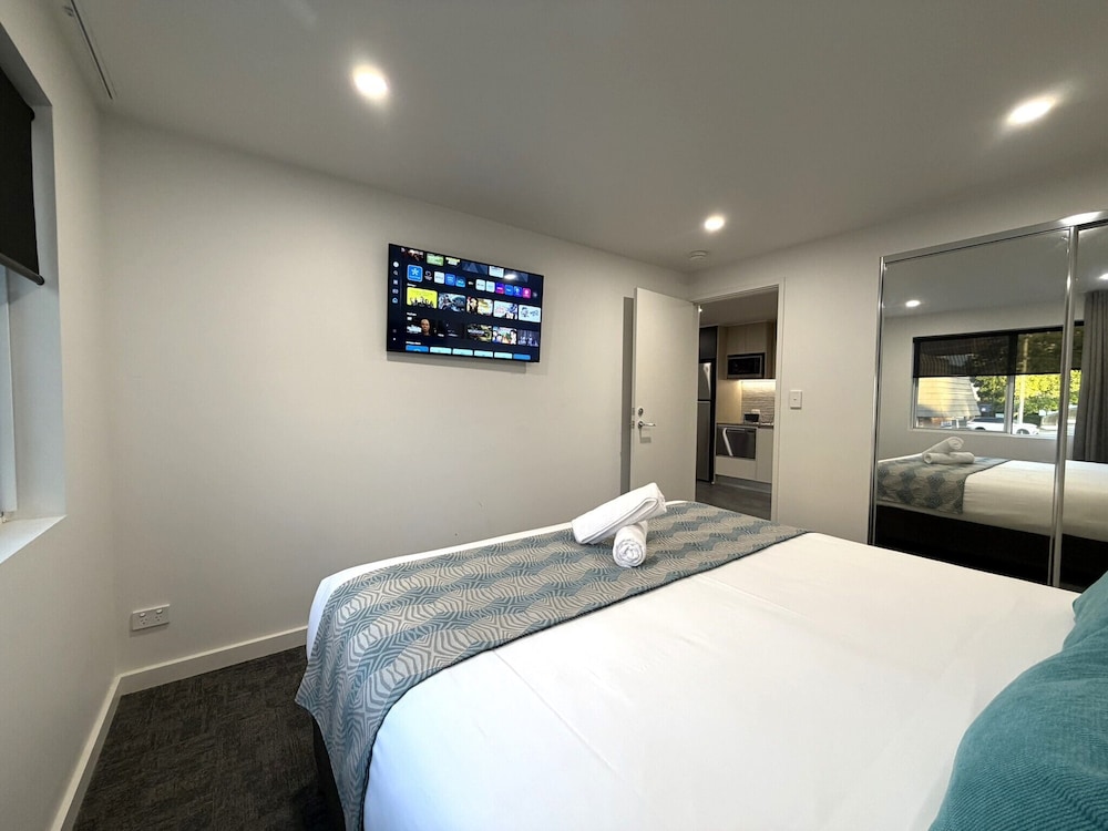 1 Bedroom, Renovated, Family, Apartment, 1 King and 1 Single Beds، Southport Motel & Apartments 8/10