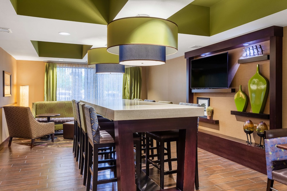 Hampton Inn Sioux Falls 42/52
