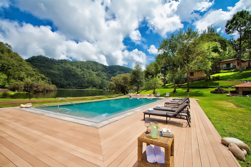 Sierra Lago Resort And Spa 47/57