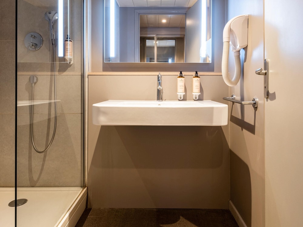 Mercure Grenoble Meylan 45/46