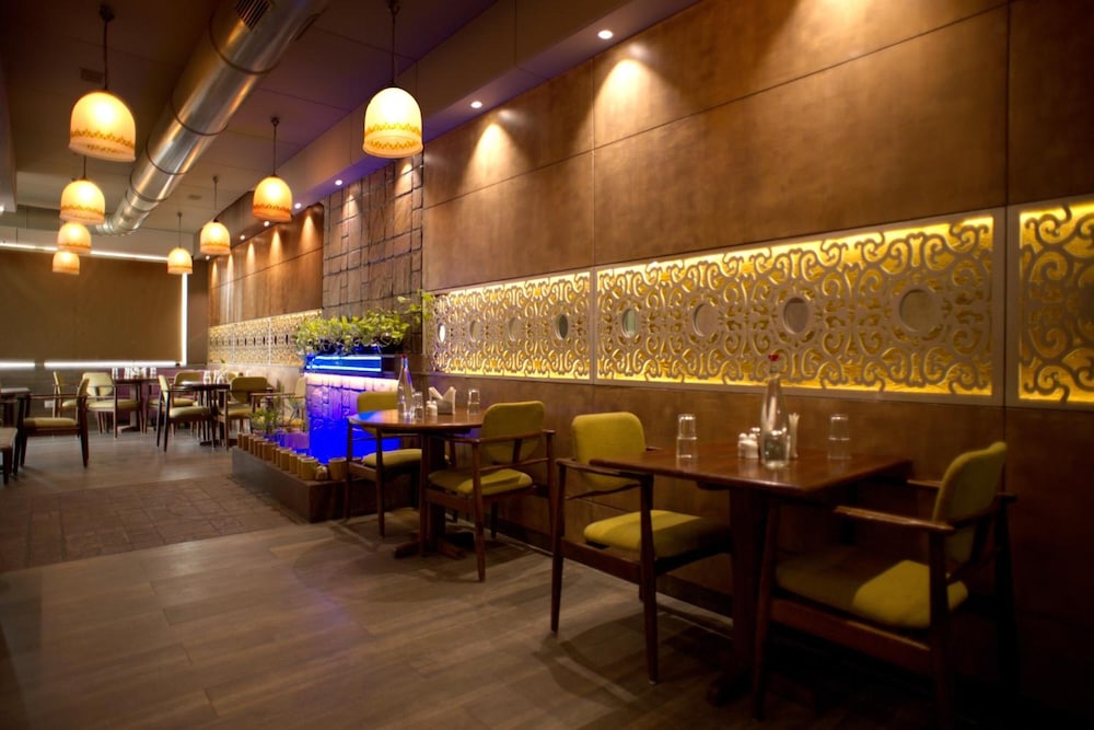 PLATINUM INN HOTEL 36/46