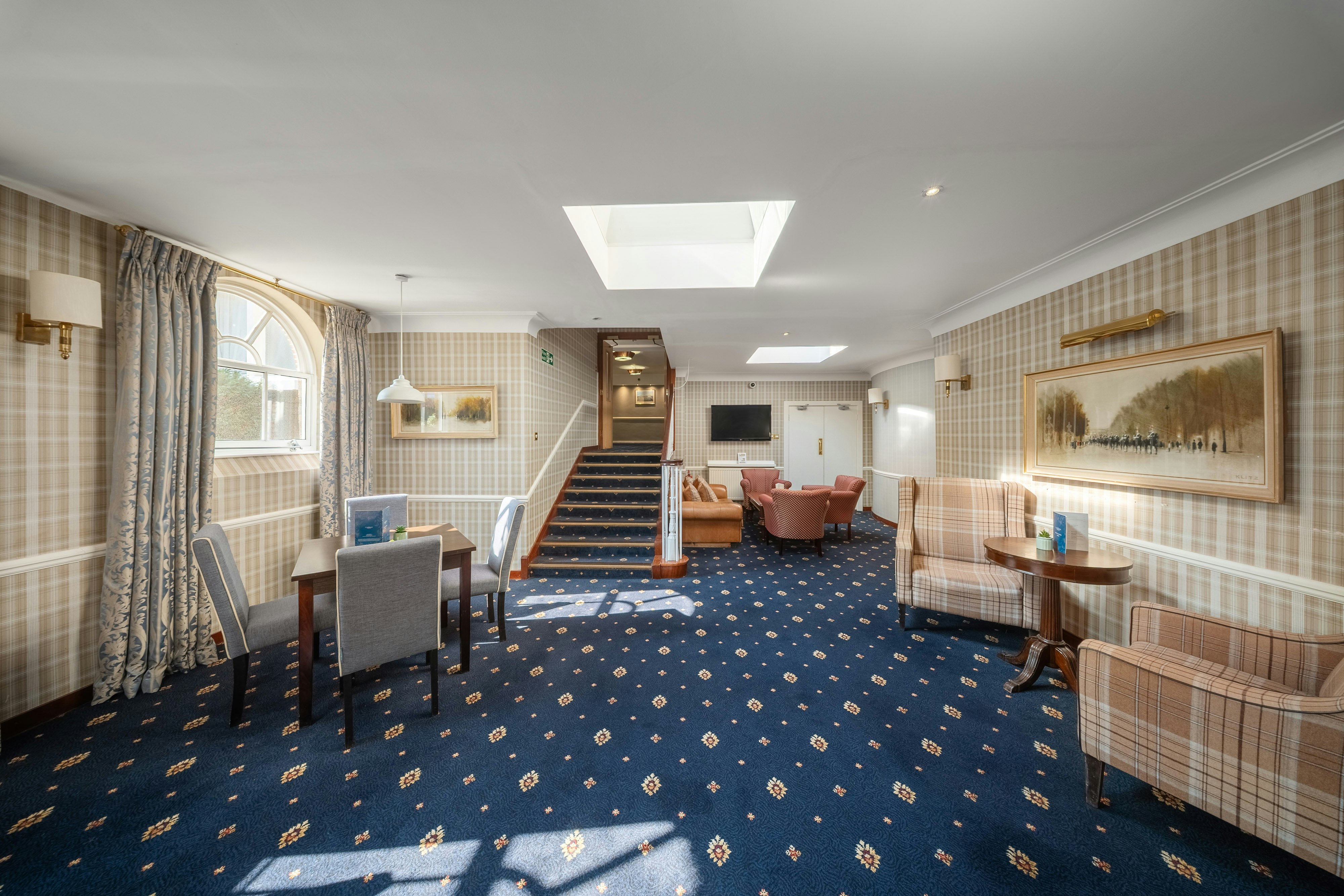 THE CLARENDON HOTEL 24/50