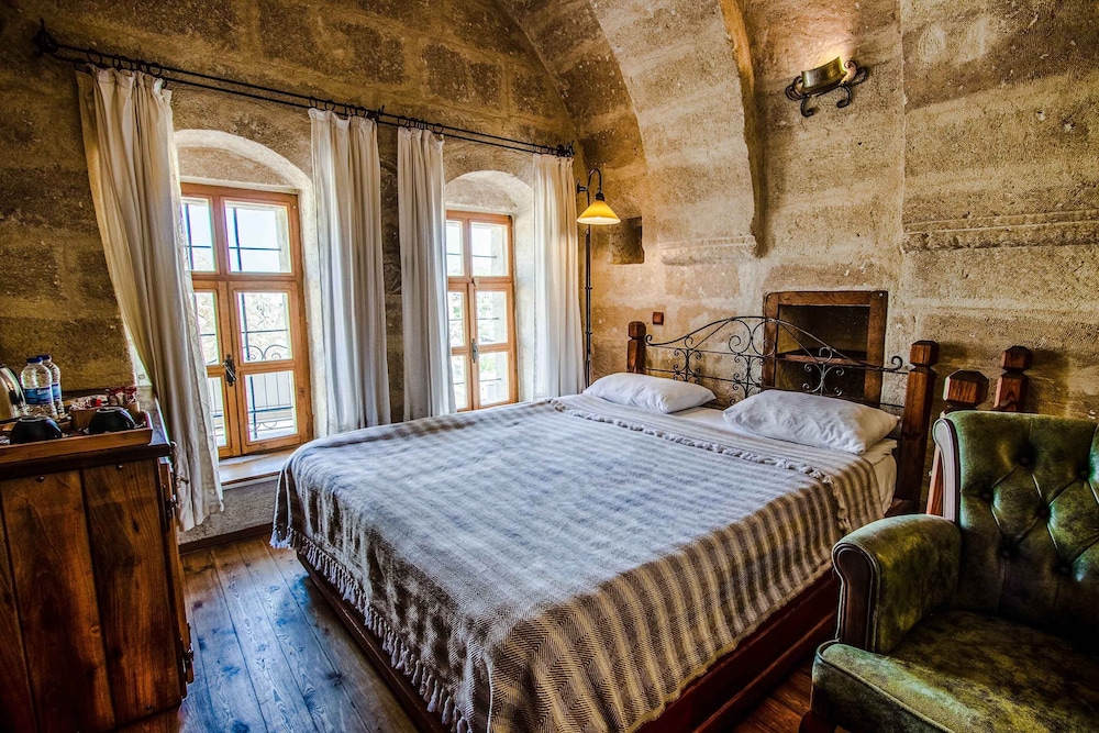 Kelebek Special Cave Hotel 17/84