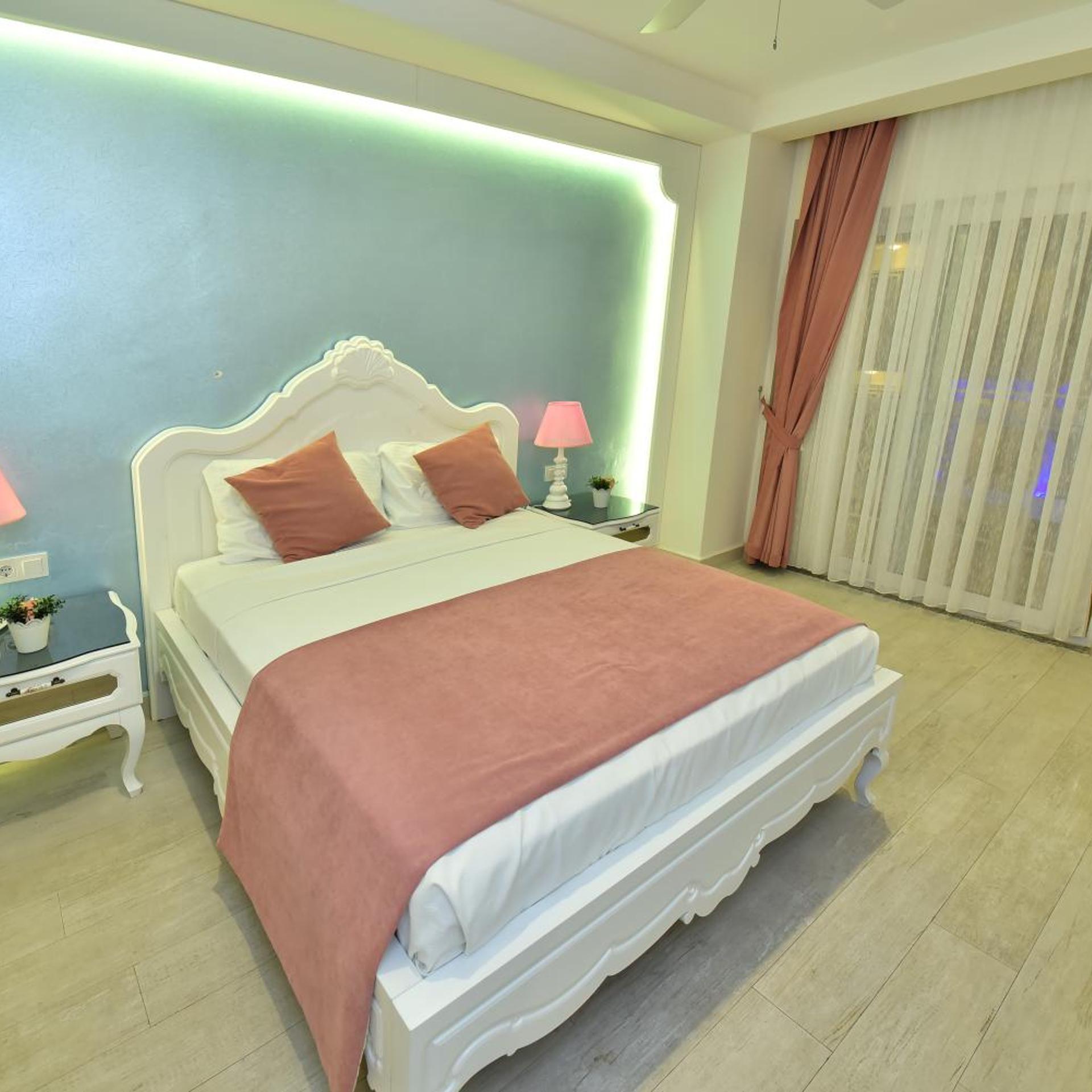 TWIN/DOUBLE ROOM