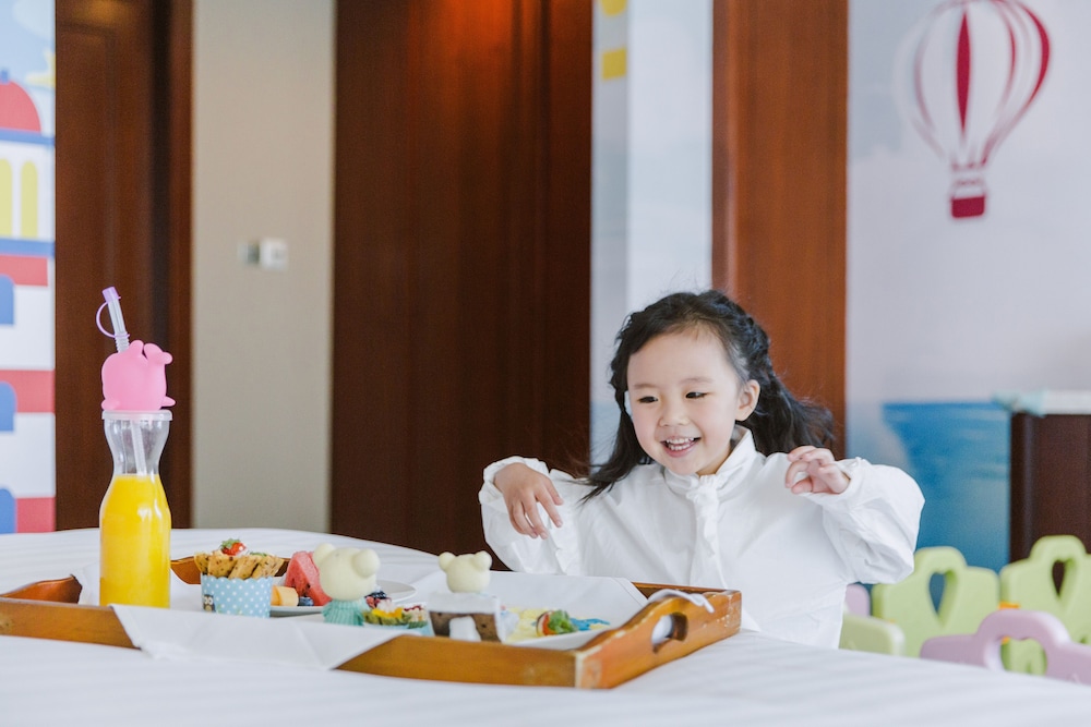 Shangri-La Qinhuangdao 4/50