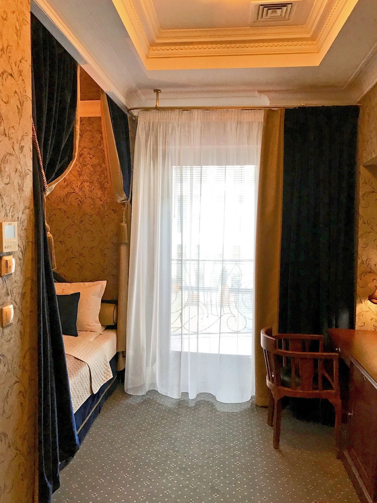 Sleepwalker Boutique Suites 23/79