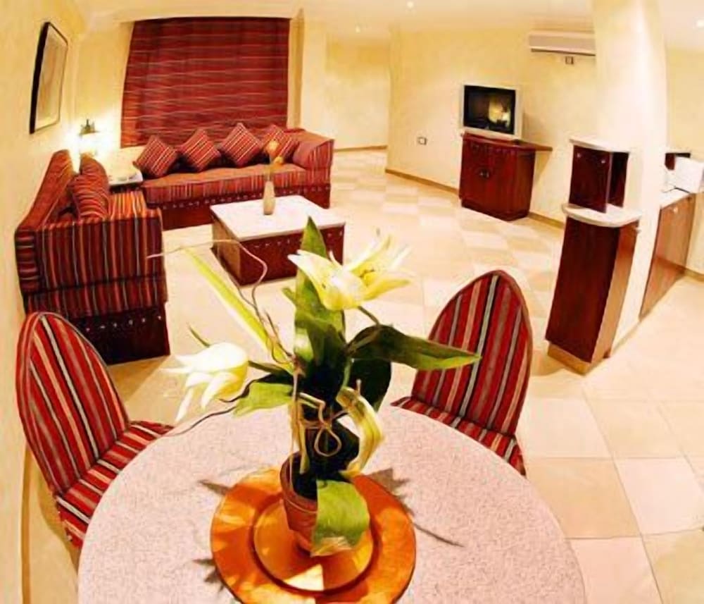 Al Liwan Suites Doha 57/67
