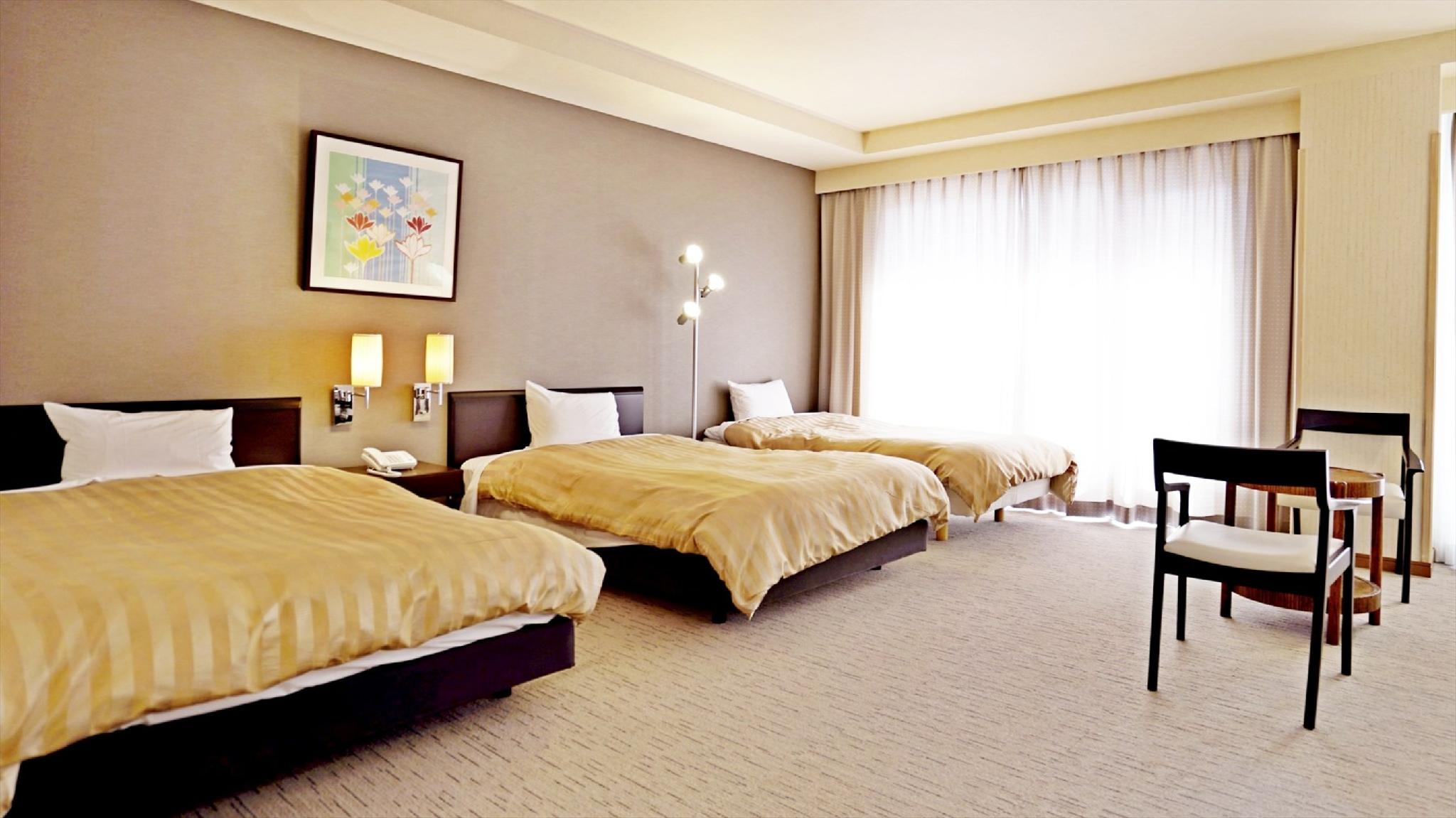 Room, Triple