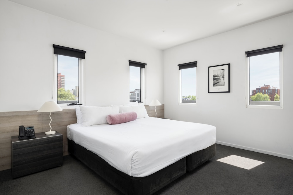2 BEDROOMS, APARTMENT