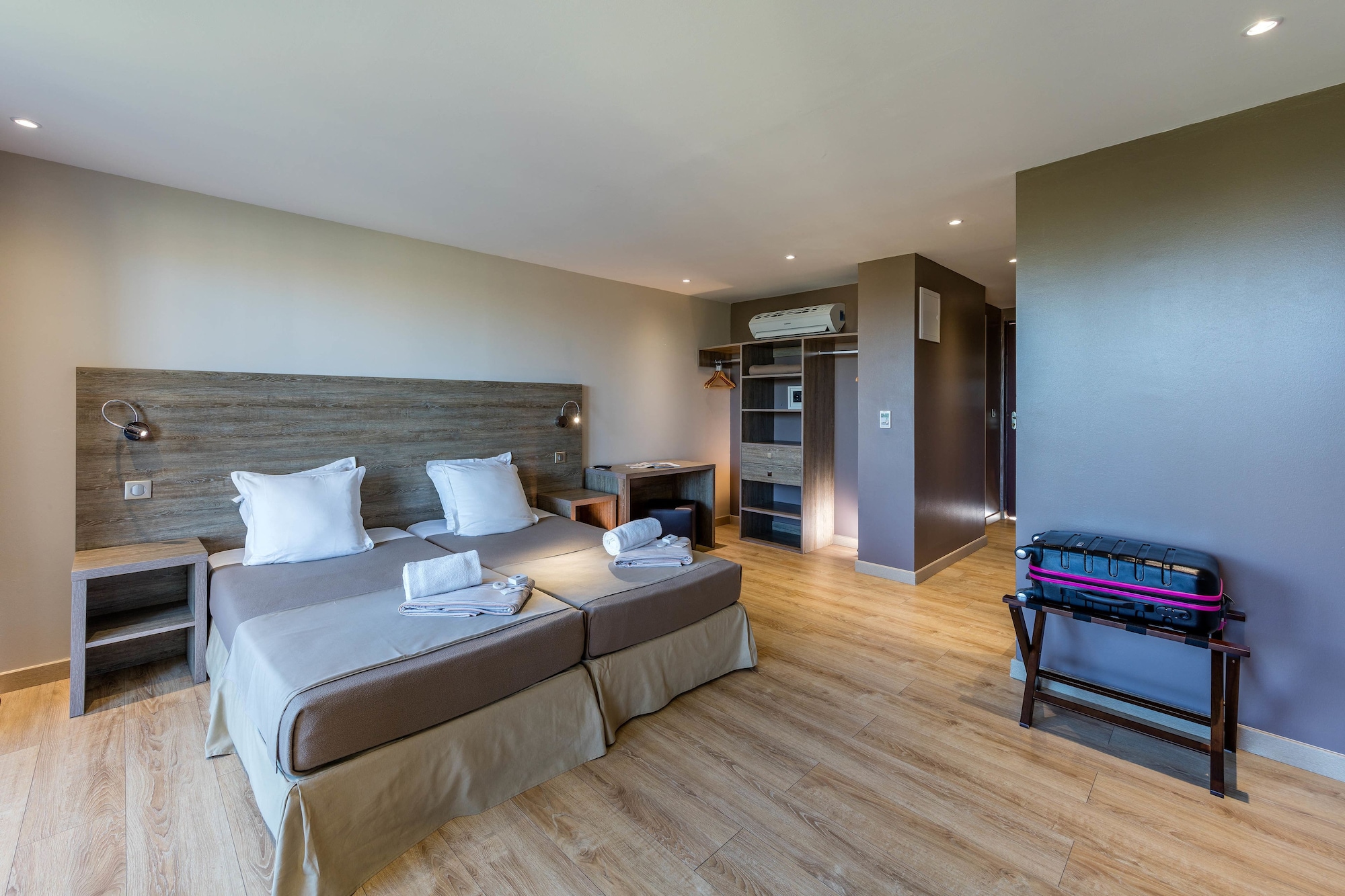 SUPERIOR, DOUBLE BED