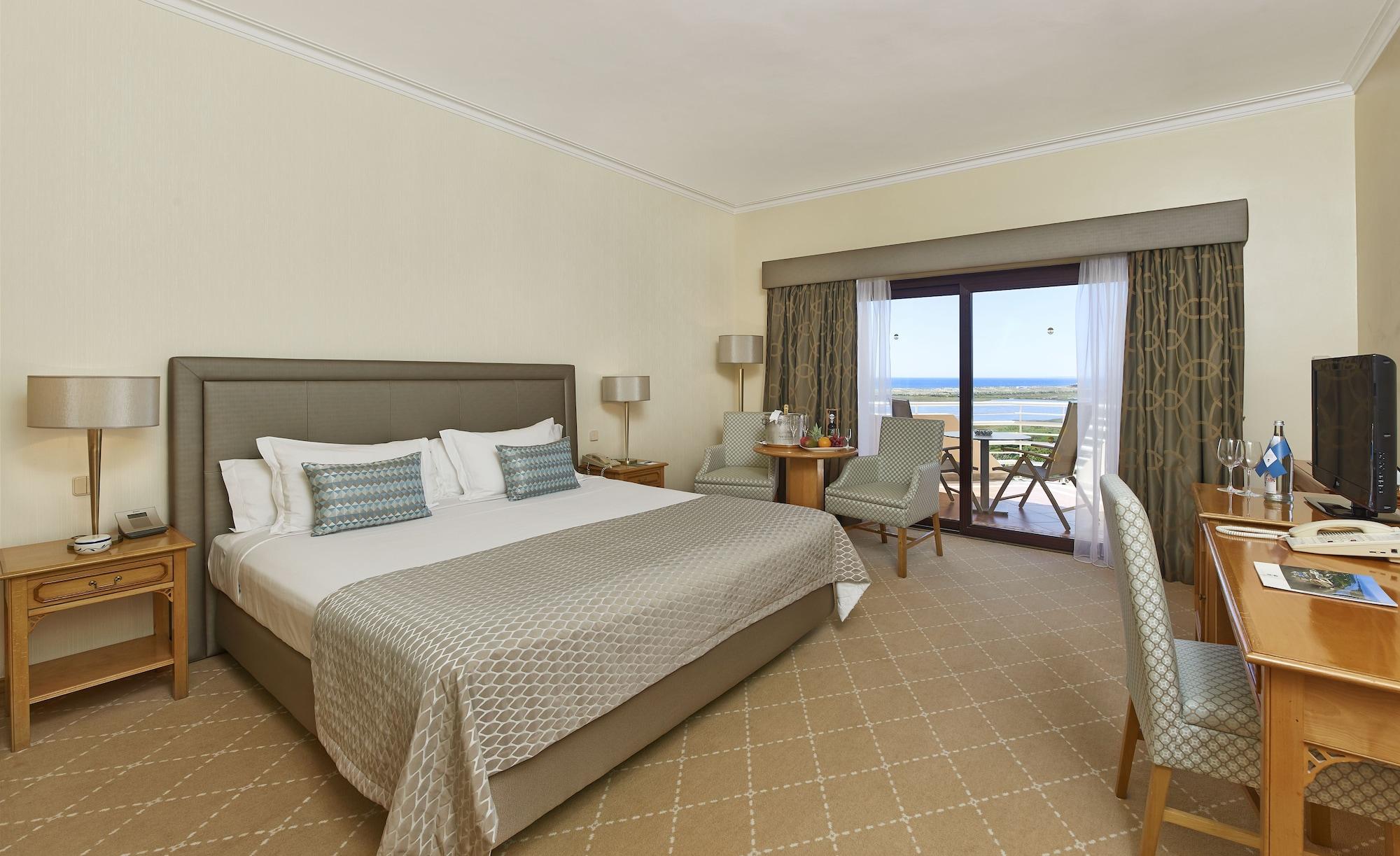 Lagoon, Double or Twin Bed, Garden Side, Garden View