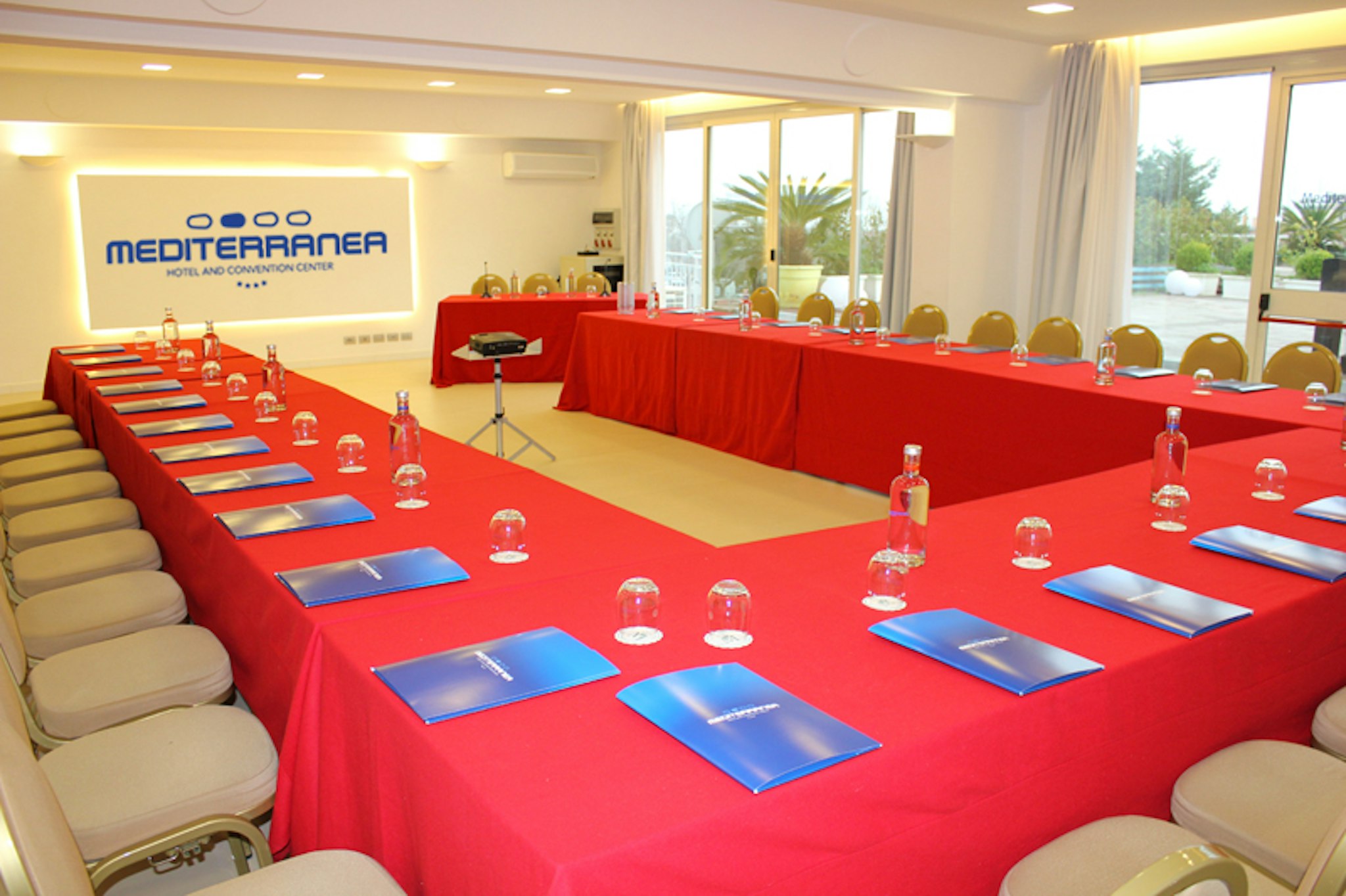 Mediterranea Hotel And Convention Center 23/28