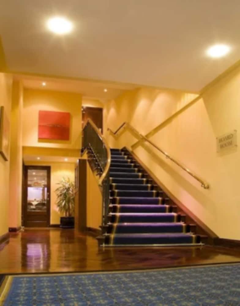 Greenhills Hotel 9/27