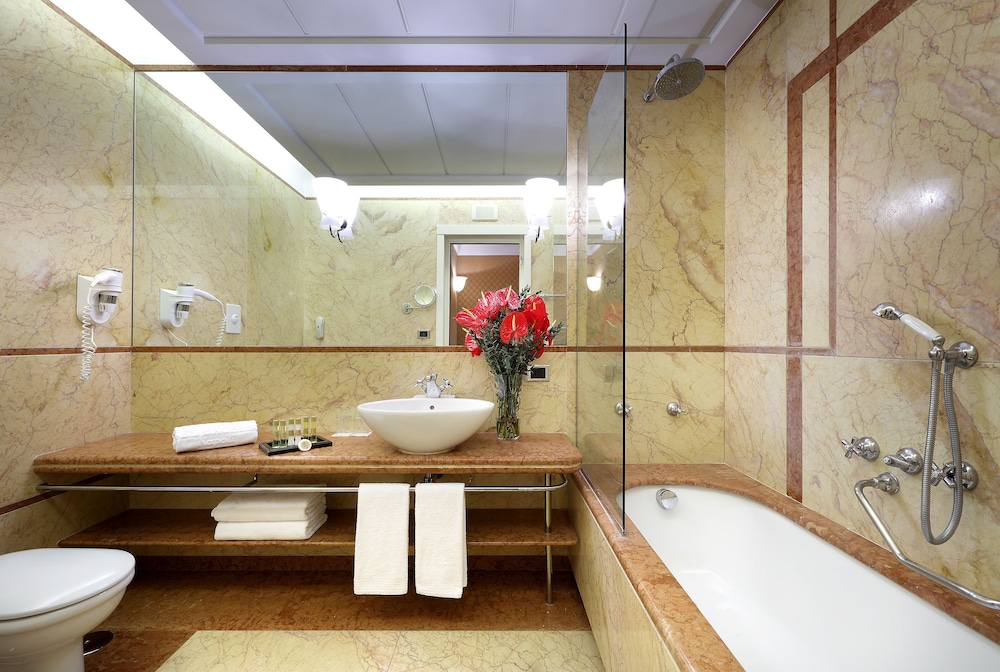 غرفة كلاسيكية بسريرين منفصلين، Eurostars Hotel Excelsior 8/8