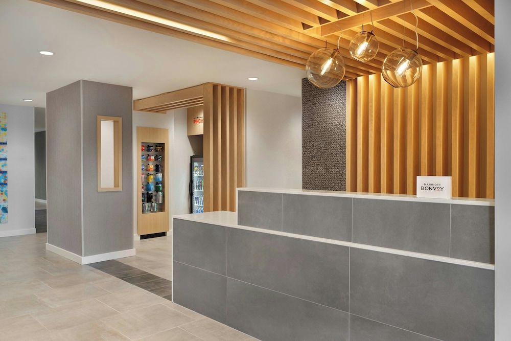 TownePlace Suites by Marriott Crown Point 2/26