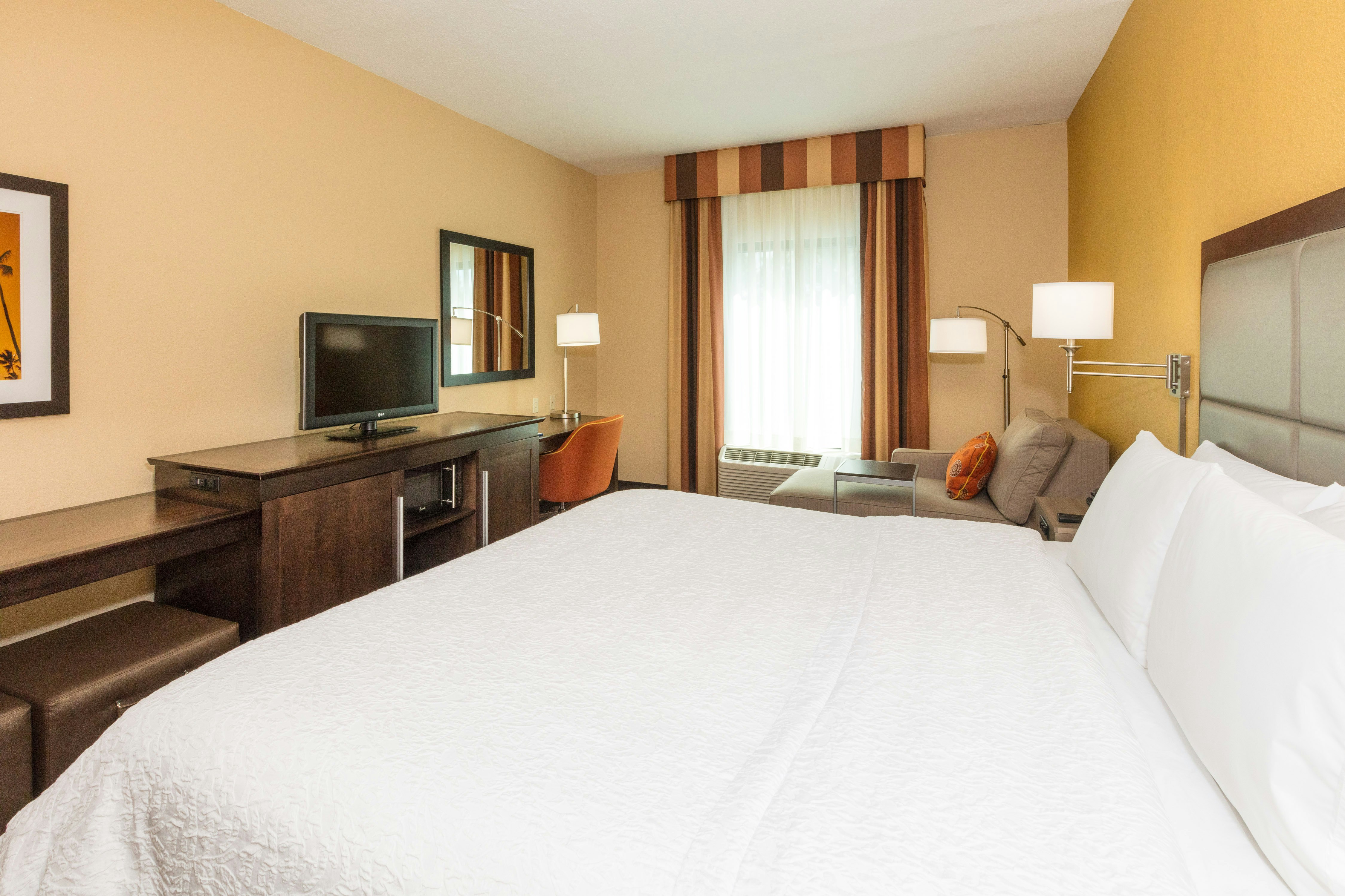 ROOM, KING BED, ACCESSIBLE
