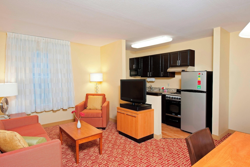 MainStay Suites Bloomington near University 26/42