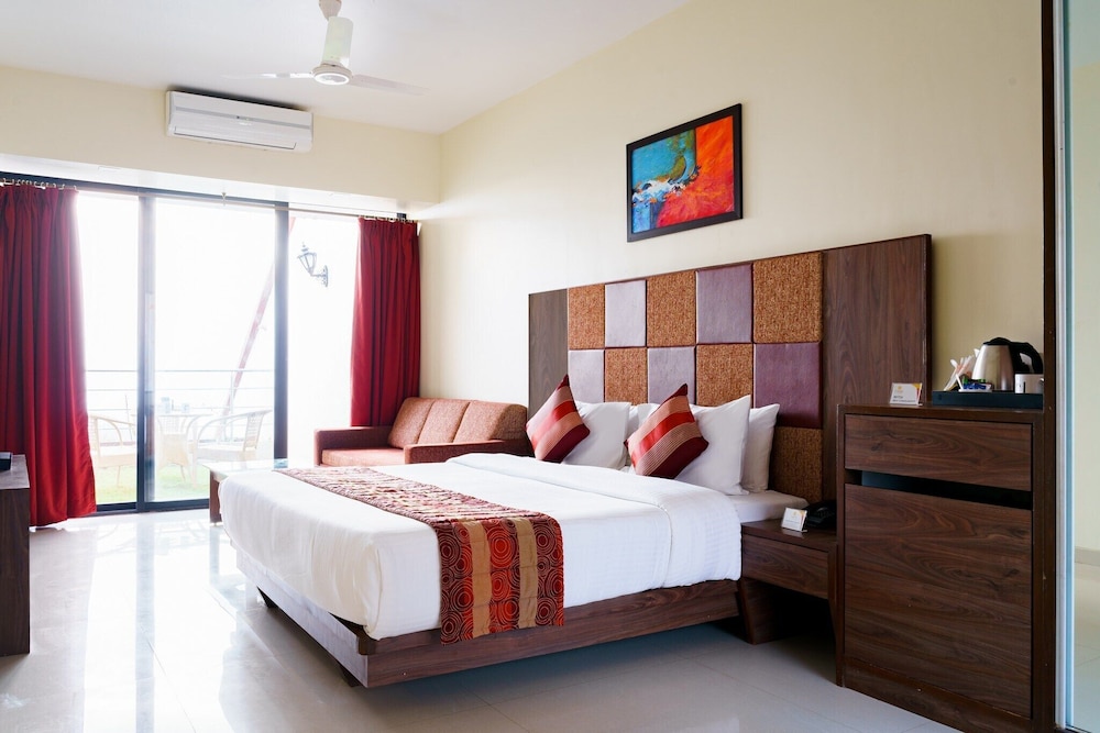 Valley View Beacon Resort, Mahabaleshwar 16/50