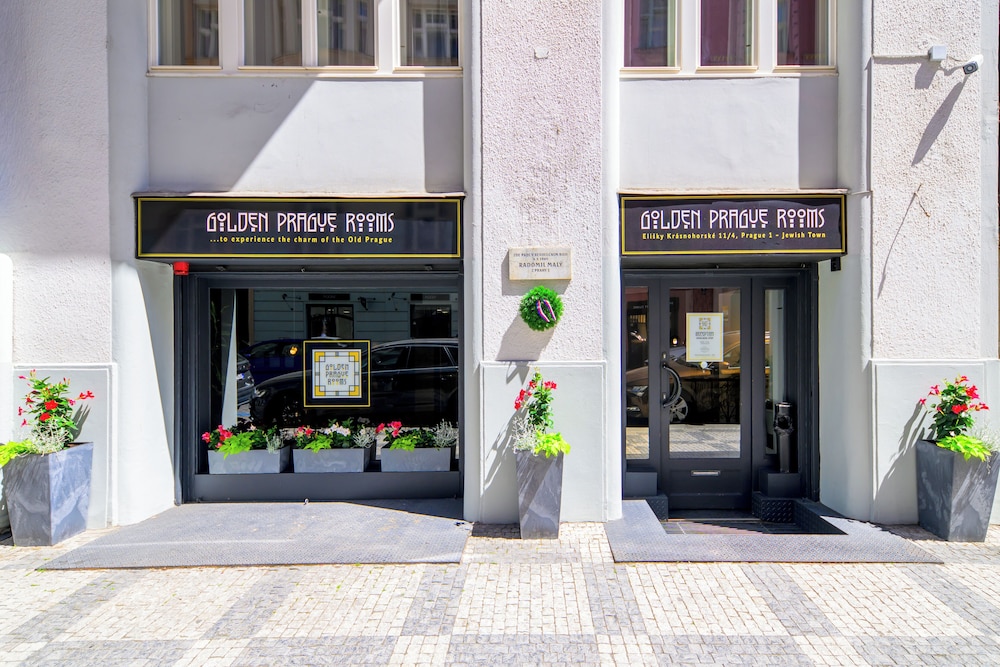 Golden Prague Rooms 4/48