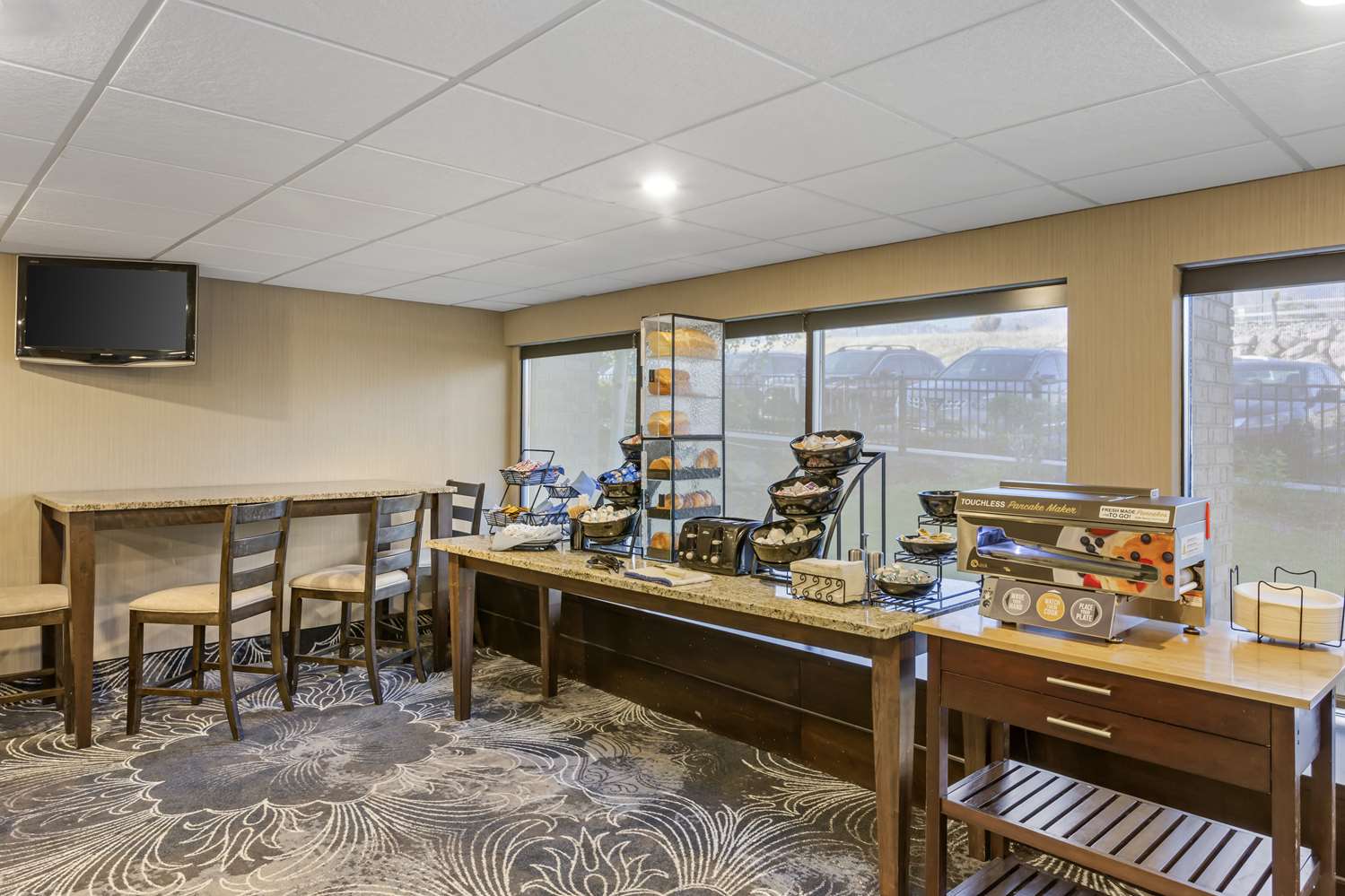 Best Western Plus Landmark Inn 29/38