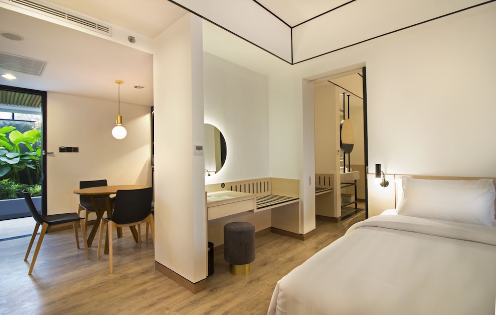 Gaia Cosmo Hotel 10/65